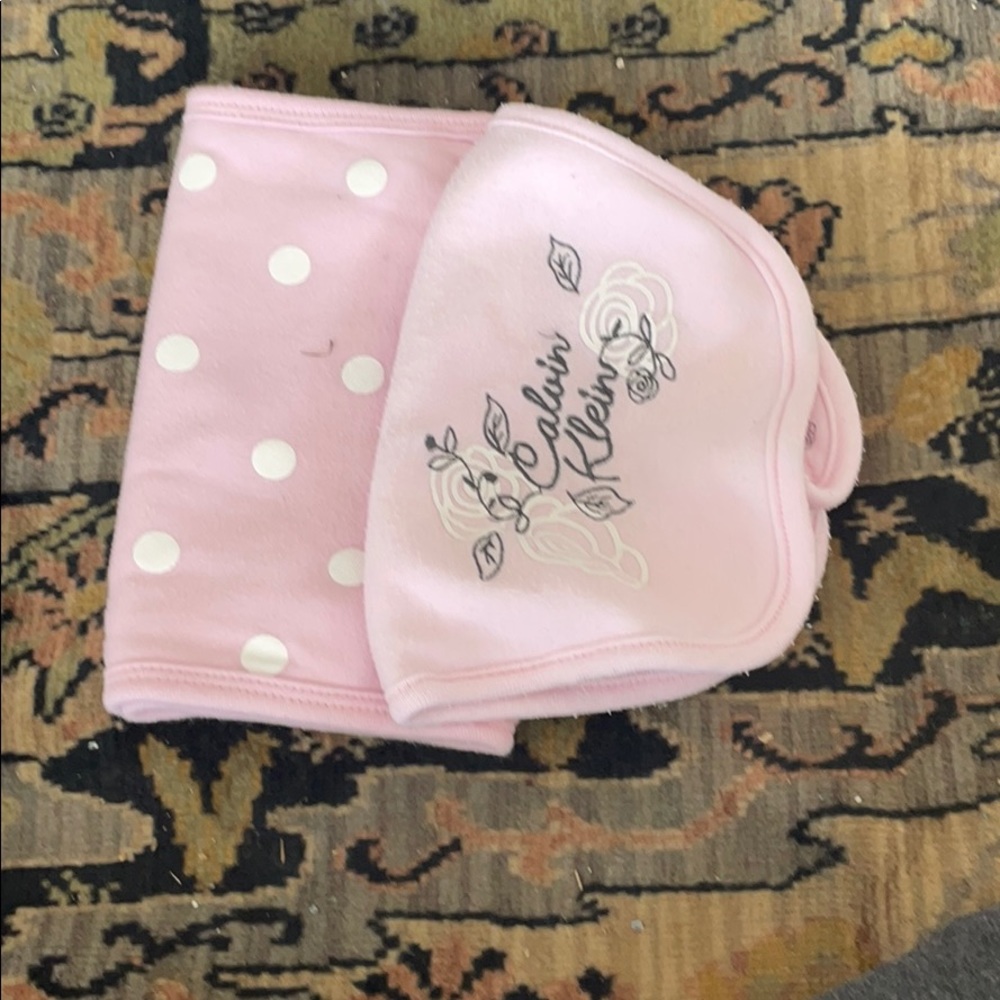 Calvin clean bib and burp cloth set